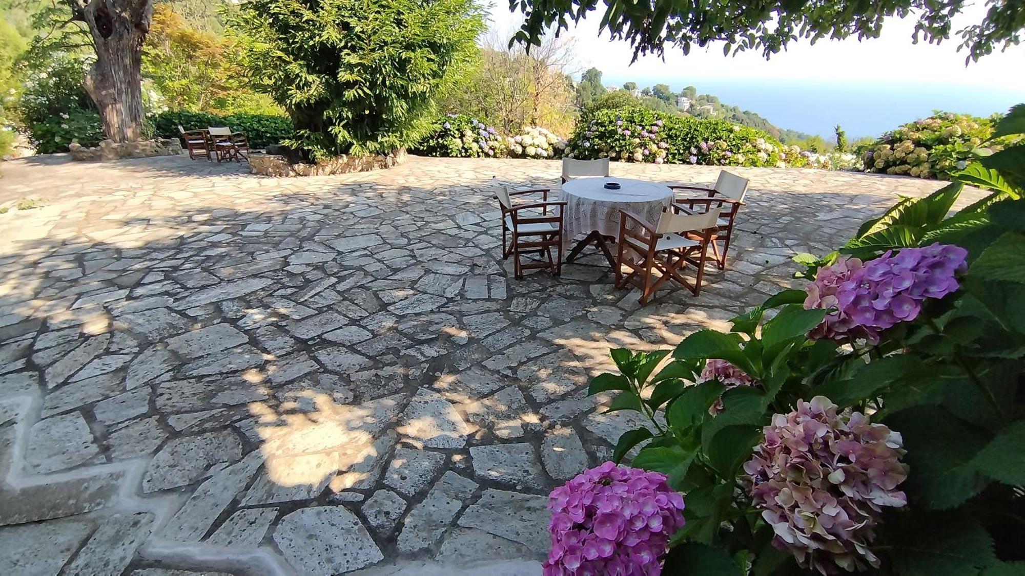 ツァガラダ White Stone House With Great Sea Viewヴィラ エクステリア 写真